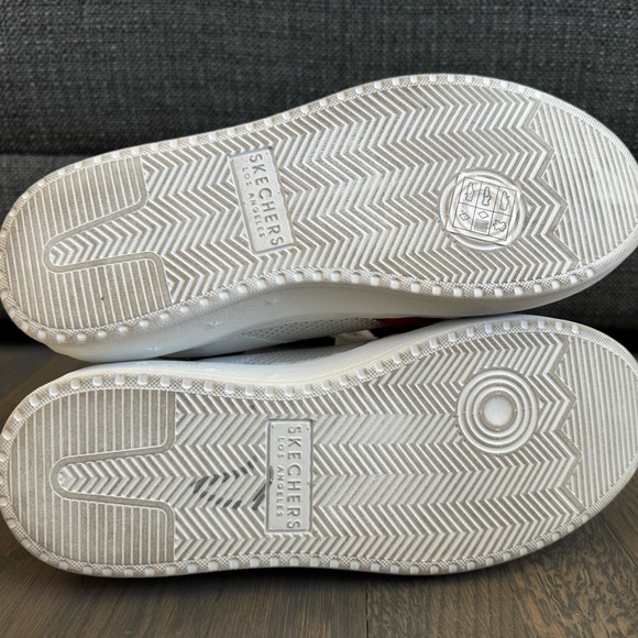 Skechers - Picture 4 of 7